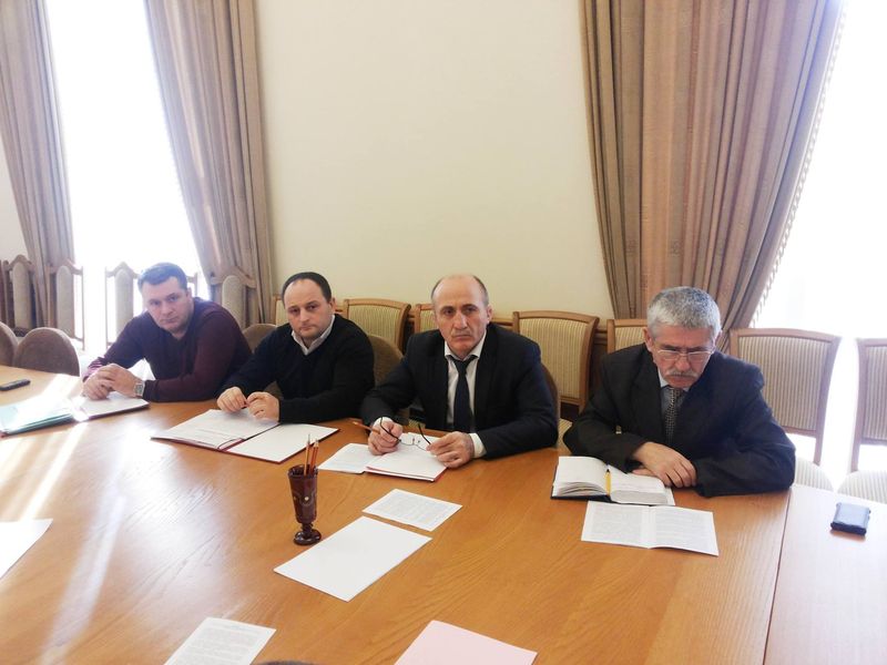 Магомед Исаев провел заседание республиканской аэропортовой комиссии по авиационной безопасности